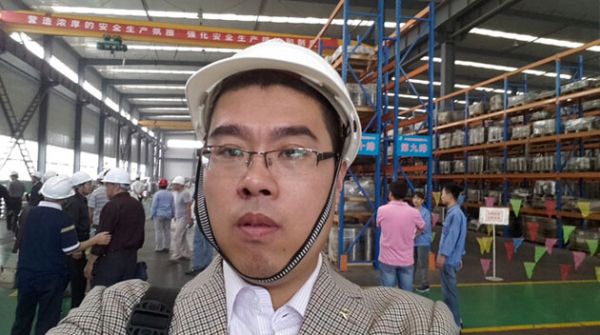 我公司負責人邱經理在會議參觀活動現場